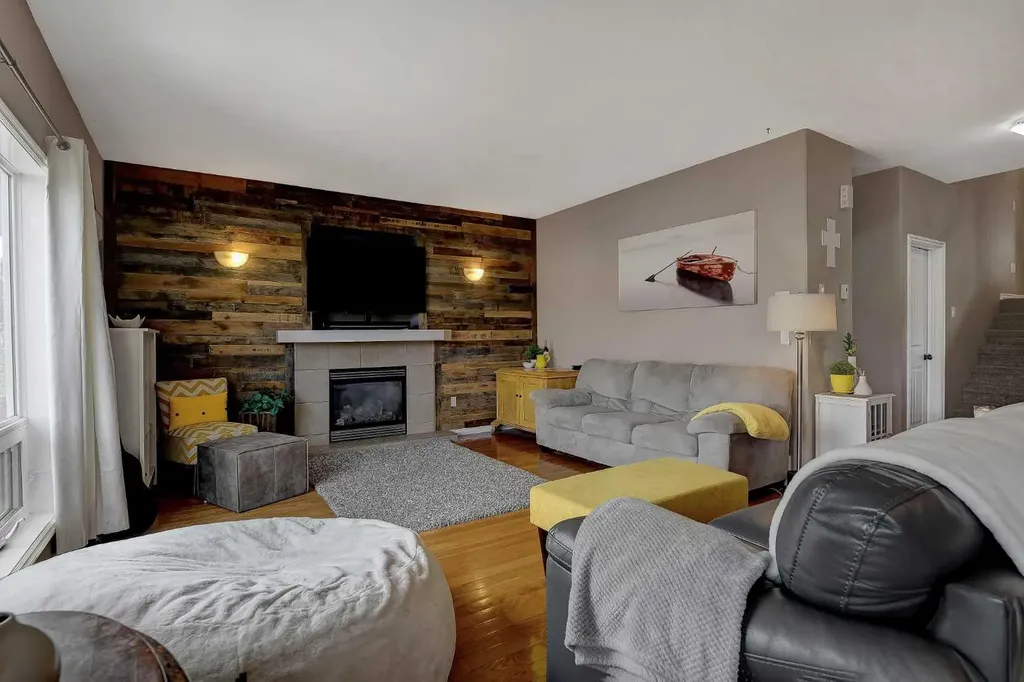 10228 94 Street Sexsmith AB T0H3C0