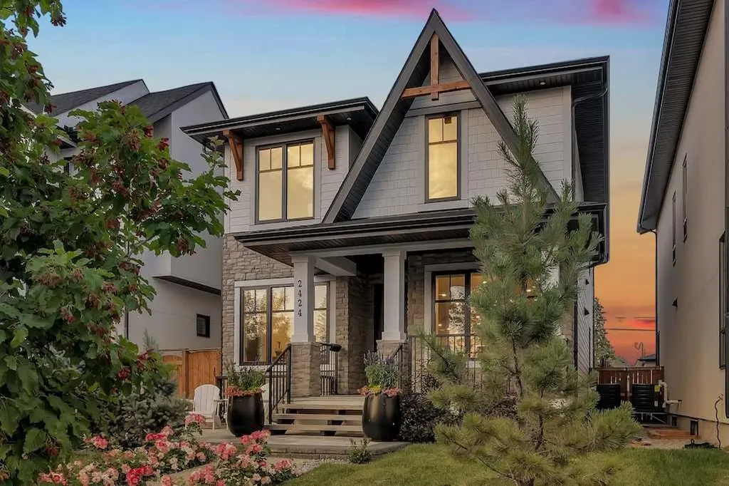 2424 35 Street SW Calgary AB T3E 2Y1