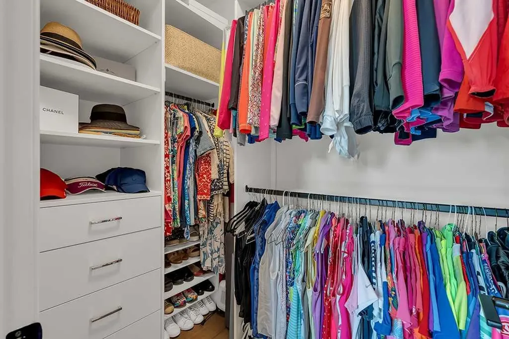 2424 35 Street SW Calgary AB T3E 2Y1