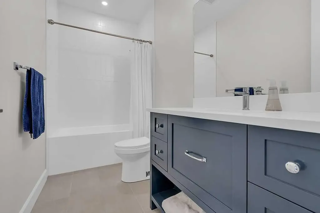 2424 35 Street SW Calgary AB T3E 2Y1