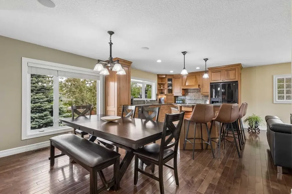 2404 29 Avenue SW Calgary AB T2T 1N9