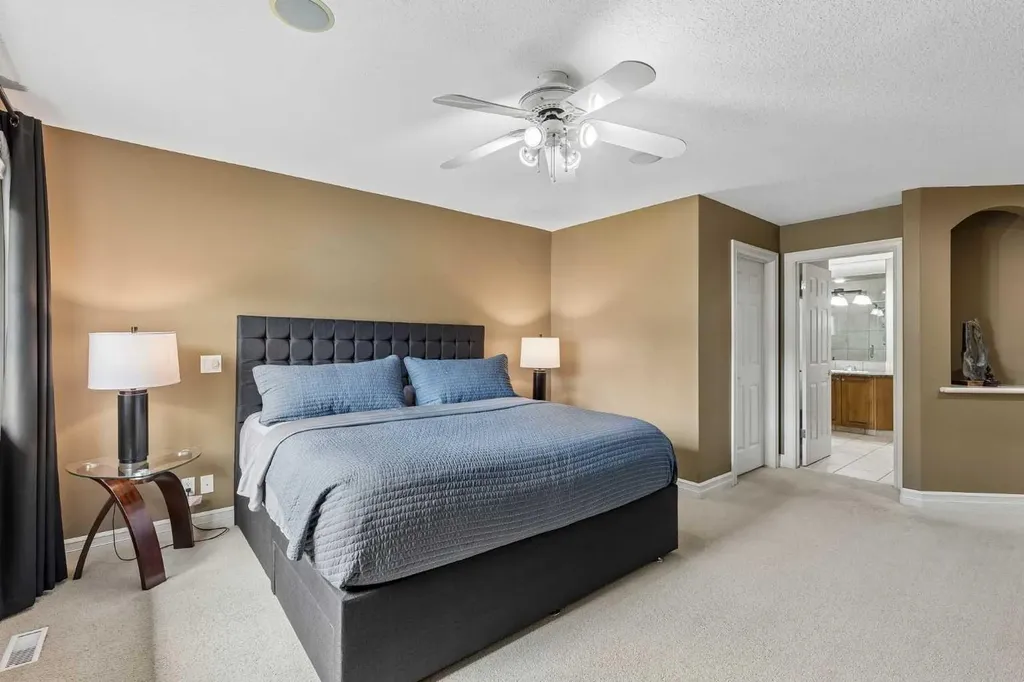 2404 29 Avenue SW Calgary AB T2T 1N9