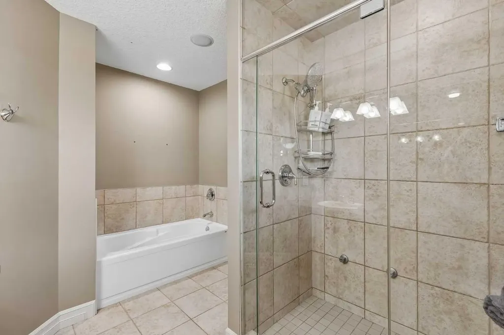 2404 29 Avenue SW Calgary AB T2T 1N9