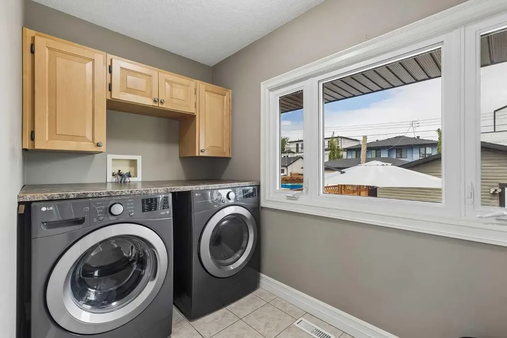 2404 29 Avenue SW Calgary AB T2T 1N9