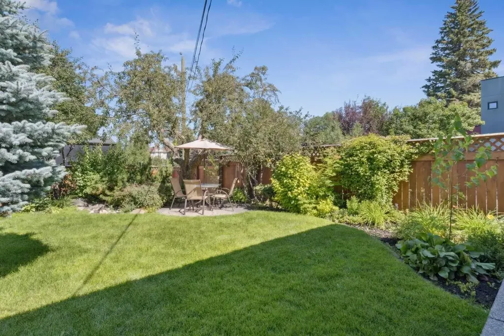 2404 29 Avenue SW Calgary AB T2T 1N9