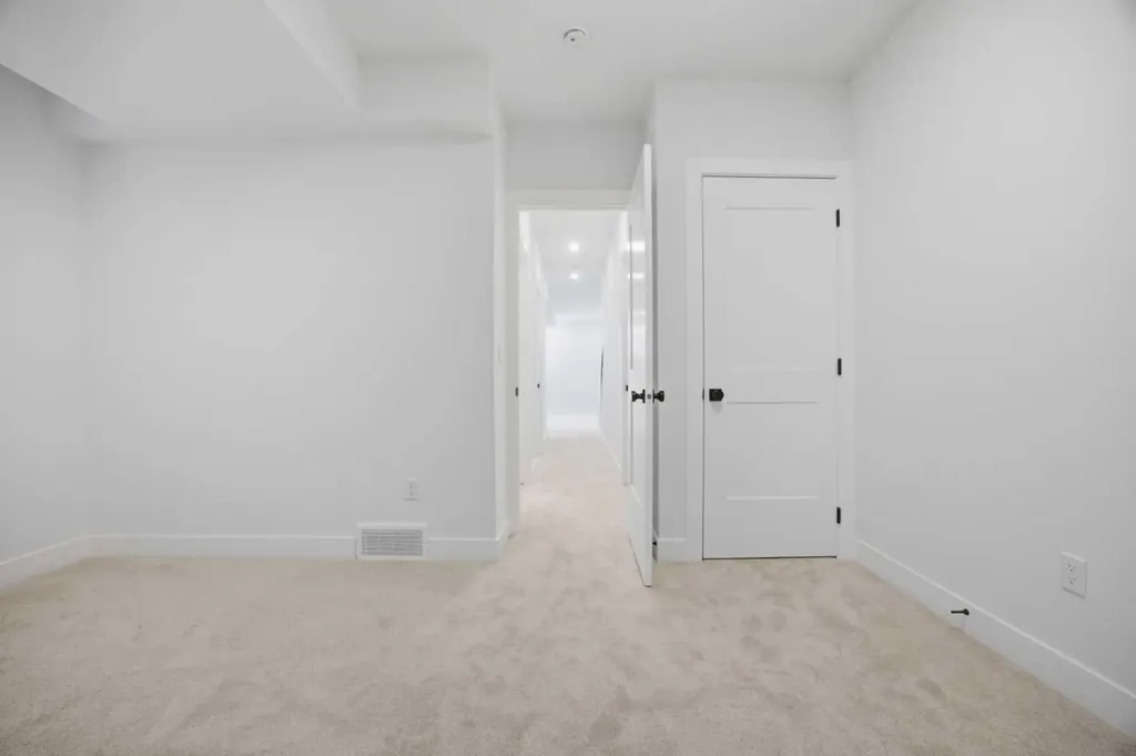 806 23 Avenue SE Calgary AB T2G1N8