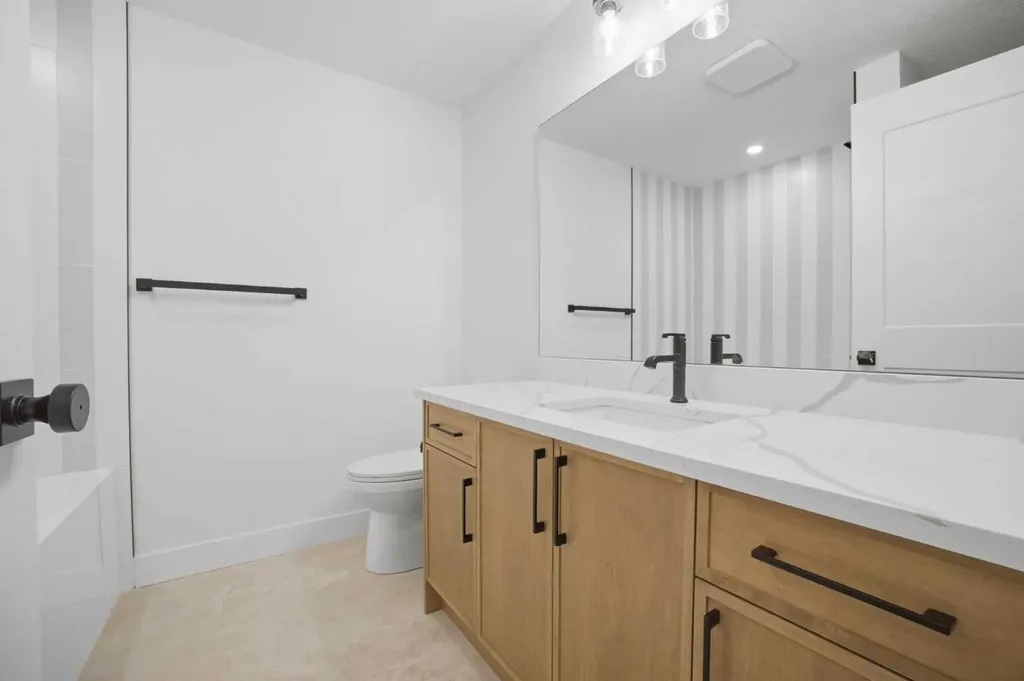 806 23 Avenue SE Calgary AB T2G1N8