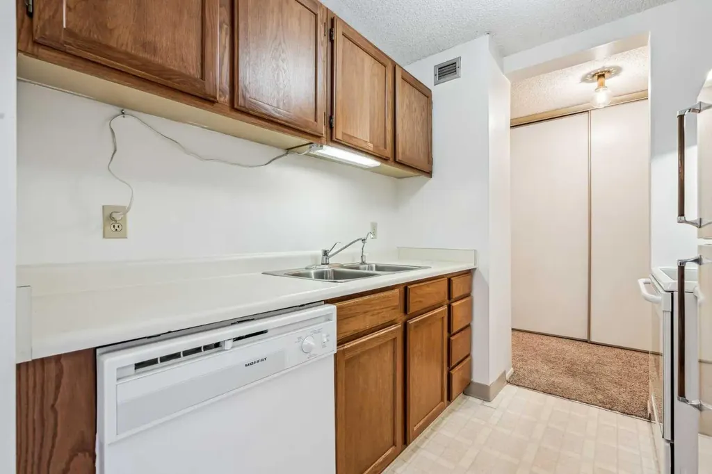 924 14 Avenue SW Calgary AB T2R 0N7
