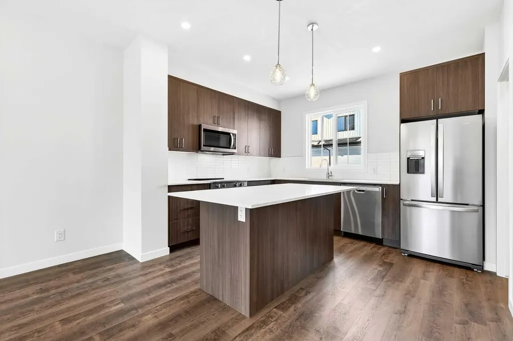 1750 Rangeview Drive SE Calgary AB T3S 0X3