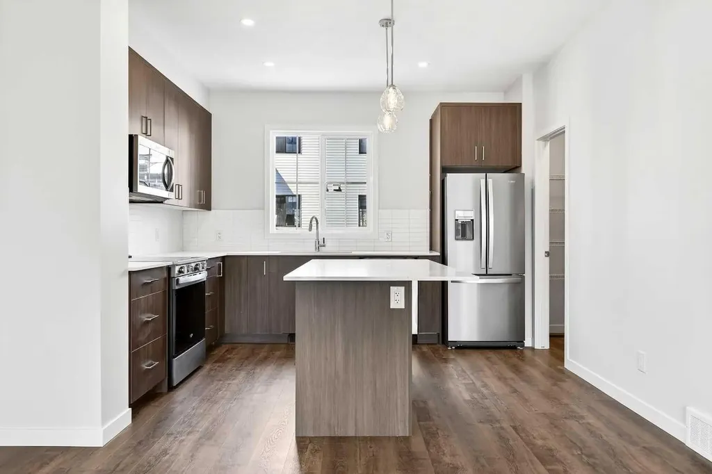 1750 Rangeview Drive SE Calgary AB T3S 0X3
