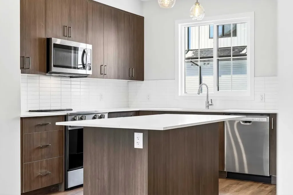 1750 Rangeview Drive SE Calgary AB T3S 0X3