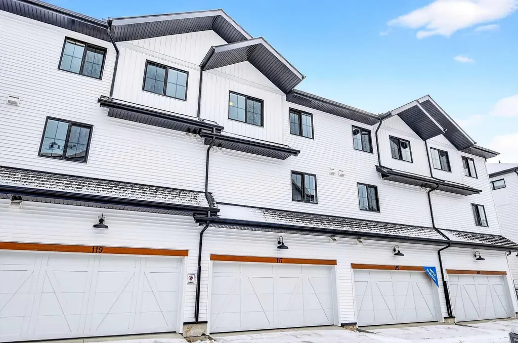 1750 Rangeview Drive SE Calgary AB T3S 0X3