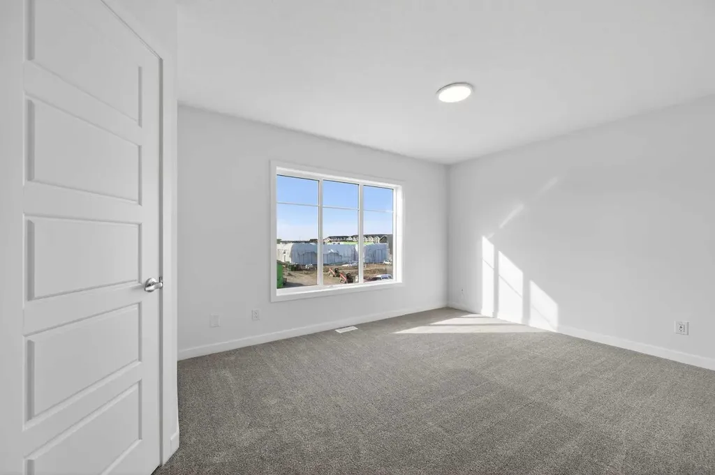 32 Red Embers Plaza NE Calgary AB T3N 2W1
