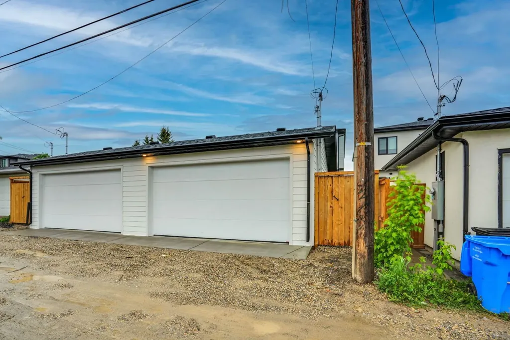 2010 35 Street SW Calgary AB T3E 2X6
