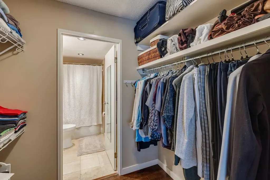 133 25 Avenue SW Calgary AB T2S 0K8