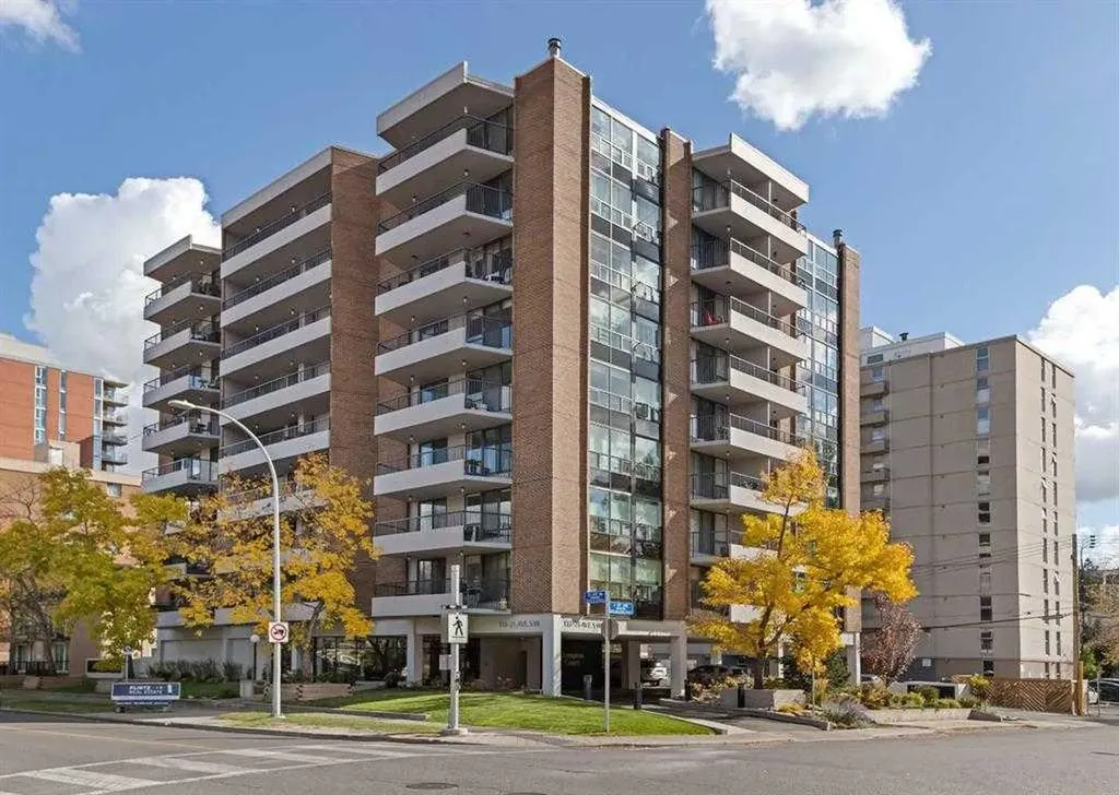 133 25 Avenue SW Calgary AB T2S 0K8