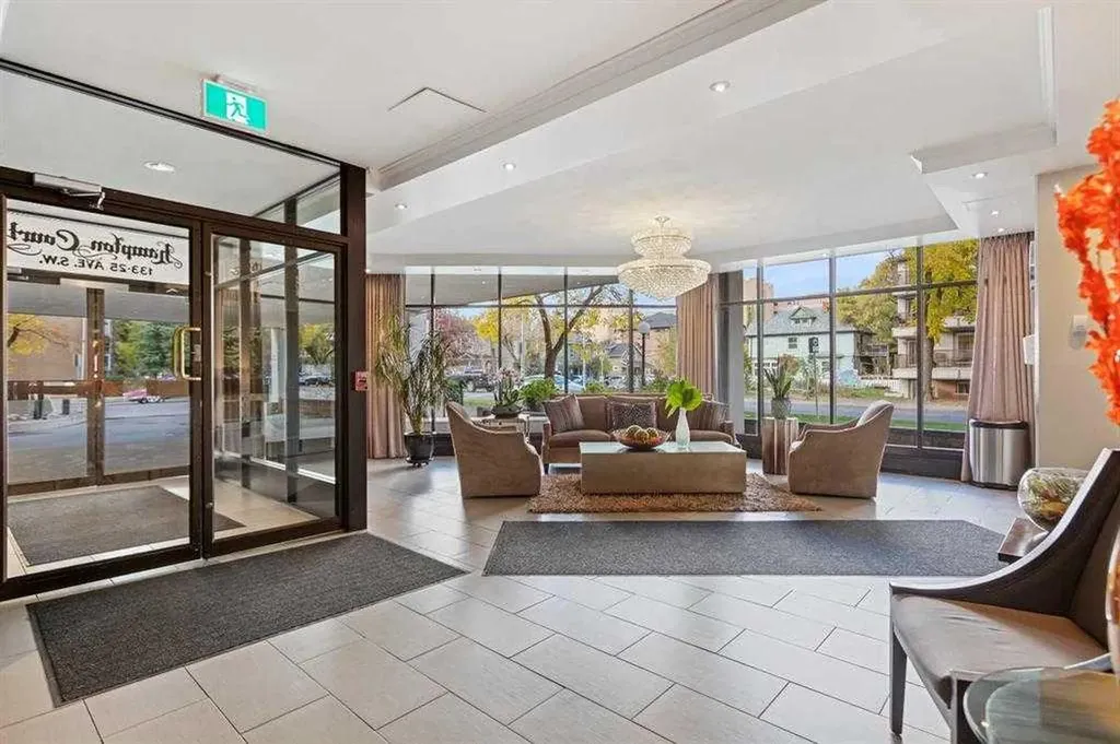 133 25 Avenue SW Calgary AB T2S 0K8