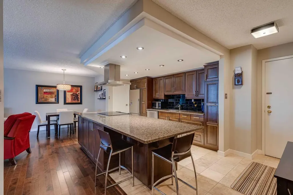 133 25 Avenue SW Calgary AB T2S 0K8