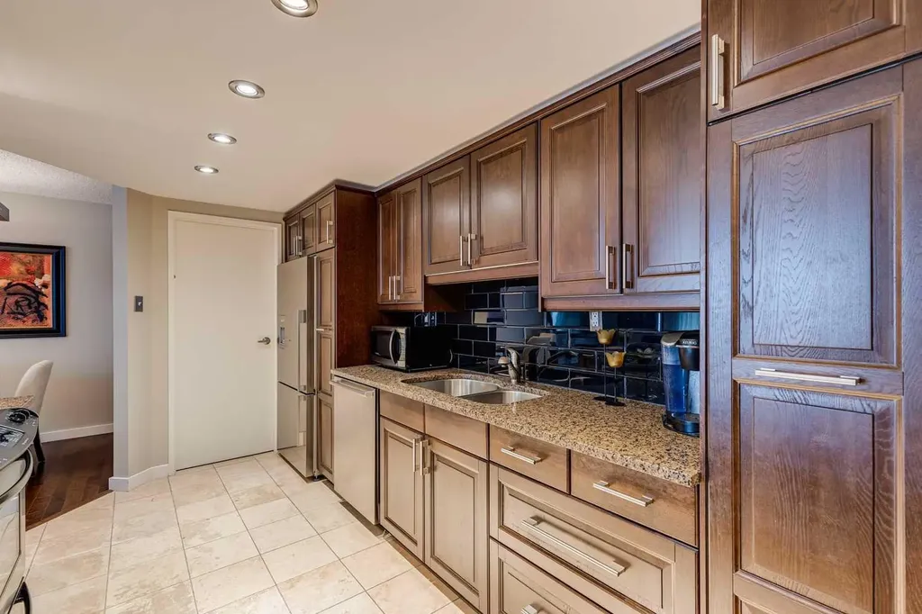 133 25 Avenue SW Calgary AB T2S 0K8