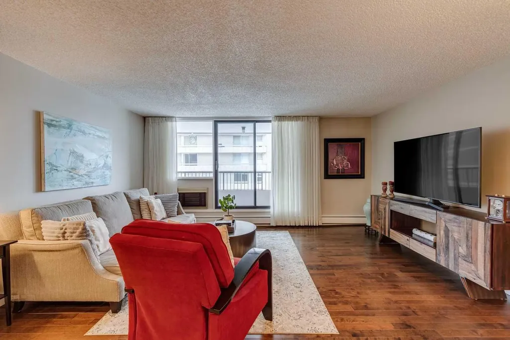 133 25 Avenue SW Calgary AB T2S 0K8