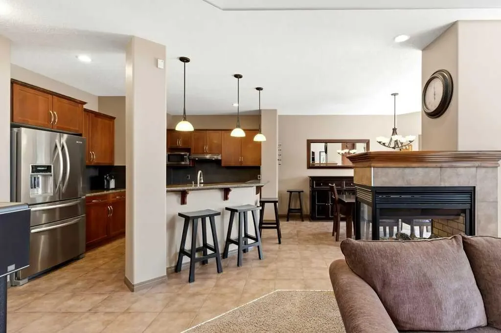 23 Aspen Stone Crescent SW Calgary AB T3H 5Y8