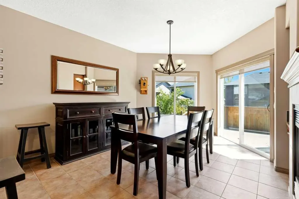 23 Aspen Stone Crescent SW Calgary AB T3H 5Y8