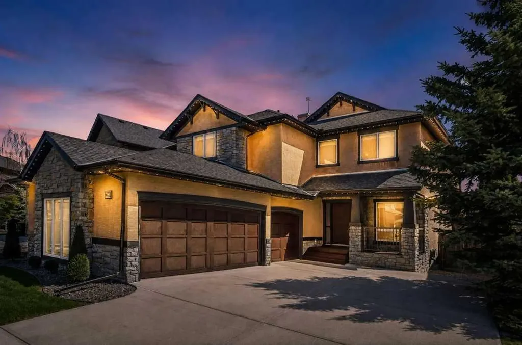 23 Aspen Stone Crescent SW Calgary AB T3H 5Y8