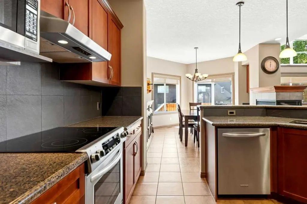 23 Aspen Stone Crescent SW Calgary AB T3H 5Y8