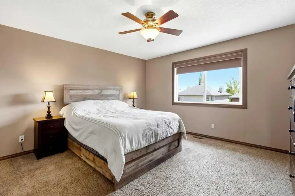 23 Aspen Stone Crescent SW Calgary AB T3H 5Y8