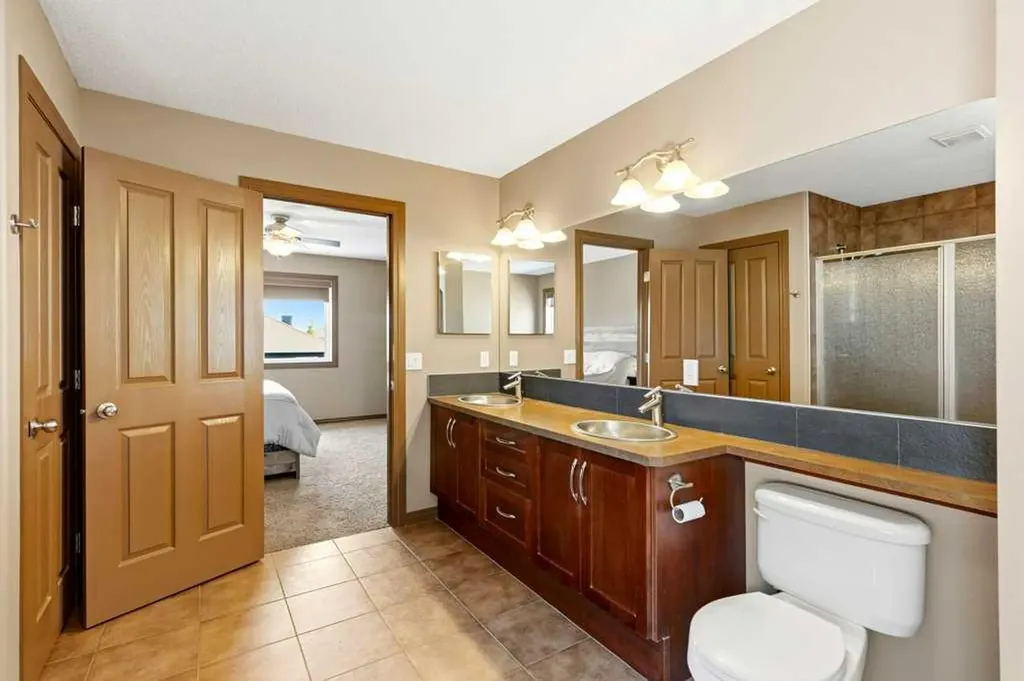 23 Aspen Stone Crescent SW Calgary AB T3H 5Y8