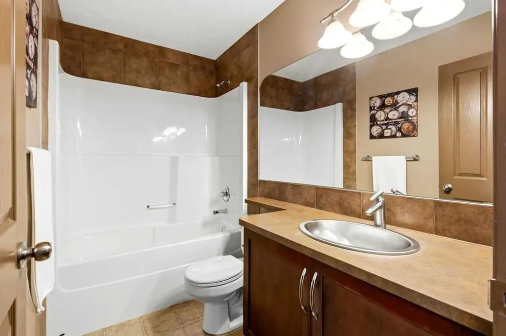 23 Aspen Stone Crescent SW Calgary AB T3H 5Y8