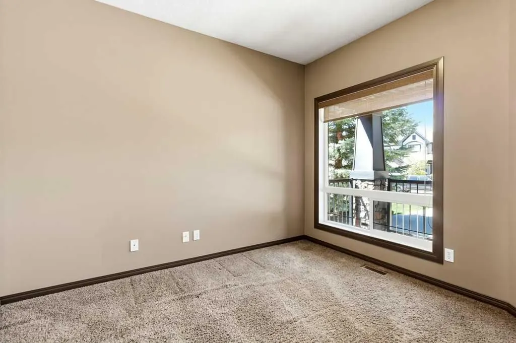 23 Aspen Stone Crescent SW Calgary AB T3H 5Y8