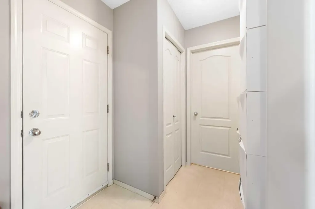 69 Hampstead Gardens NW Calgary AB T3A 5Y5