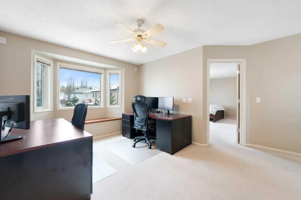 69 Hampstead Gardens NW Calgary AB T3A 5Y5