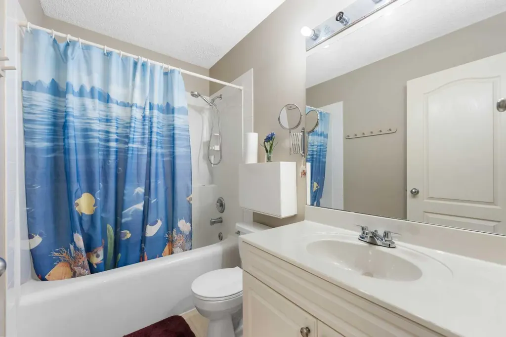 69 Hampstead Gardens NW Calgary AB T3A 5Y5