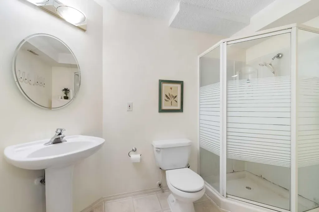 69 Hampstead Gardens NW Calgary AB T3A 5Y5