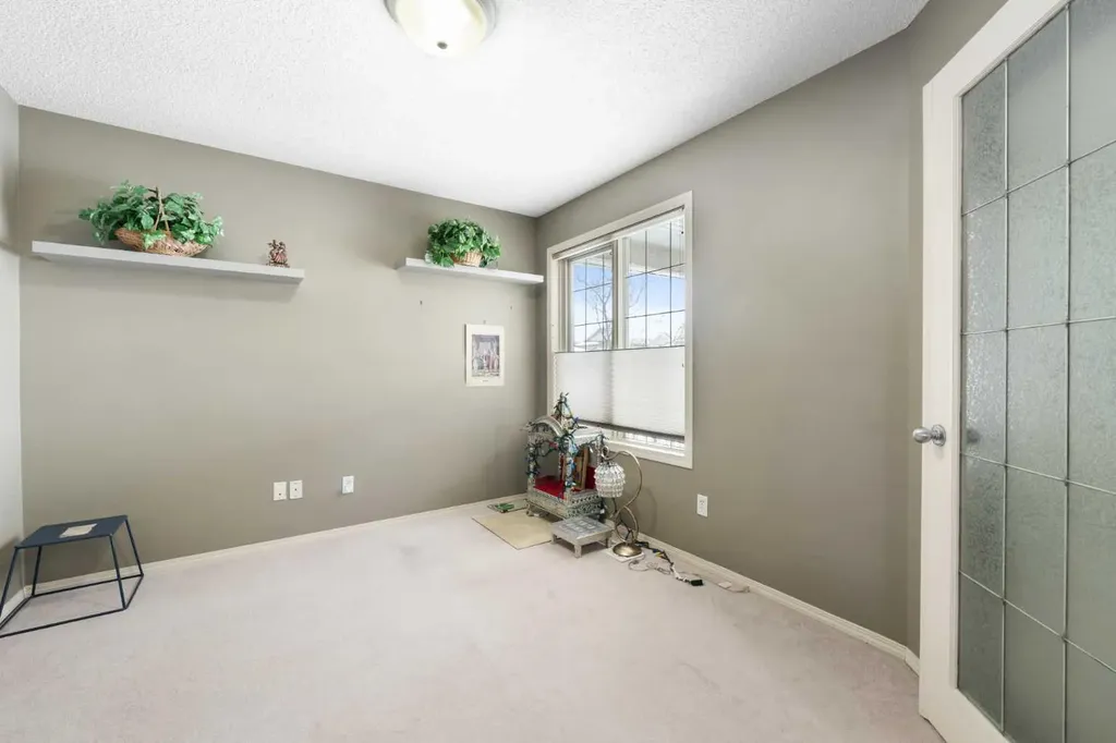 69 Hampstead Gardens NW Calgary AB T3A 5Y5