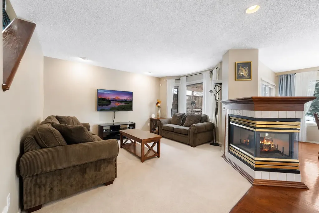 69 Hampstead Gardens NW Calgary AB T3A 5Y5