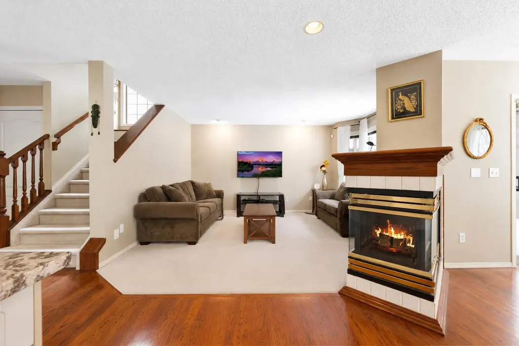 69 Hampstead Gardens NW Calgary AB T3A 5Y5