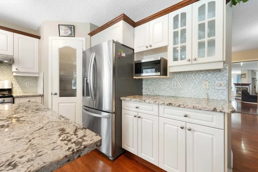 69 Hampstead Gardens NW Calgary AB T3A 5Y5