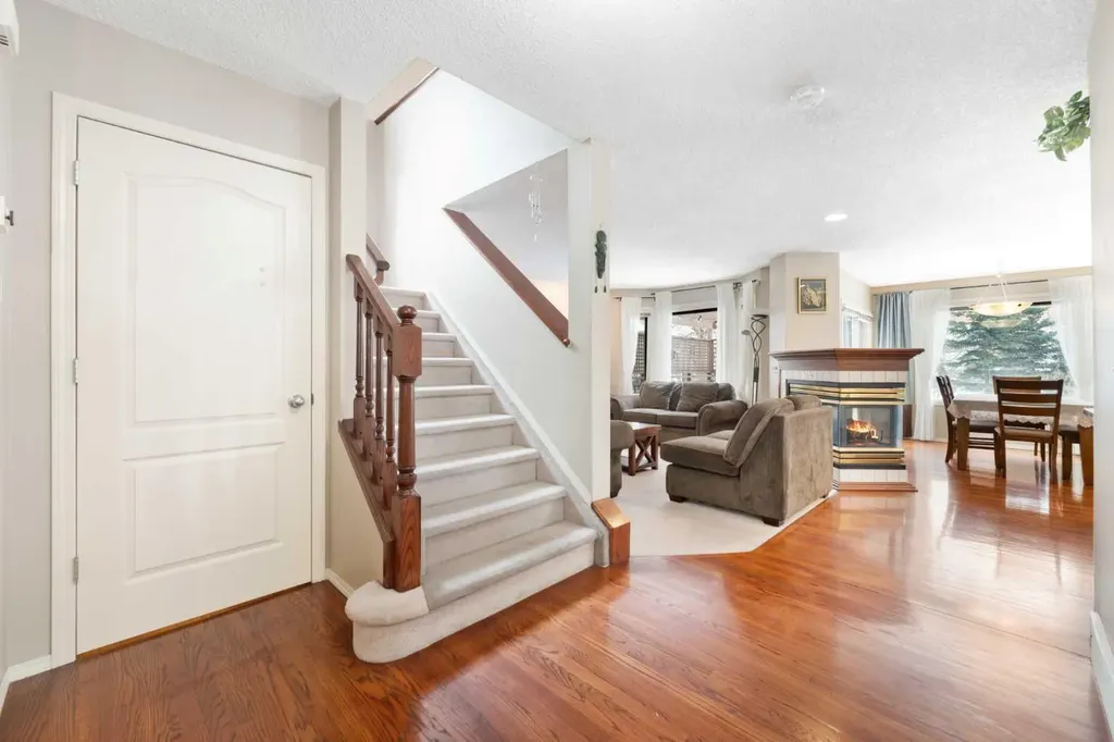 69 Hampstead Gardens NW Calgary AB T3A 5Y5