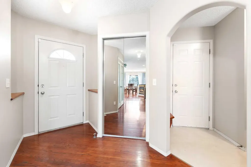 69 Hampstead Gardens NW Calgary AB T3A 5Y5