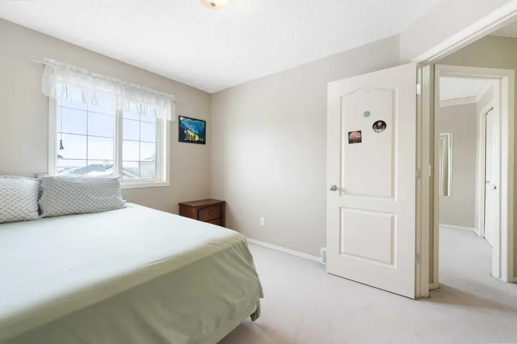 69 Hampstead Gardens NW Calgary AB T3A 5Y5