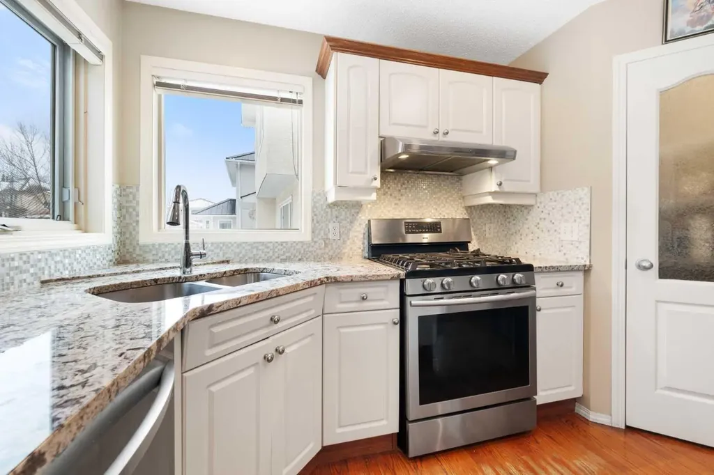 69 Hampstead Gardens NW Calgary AB T3A 5Y5