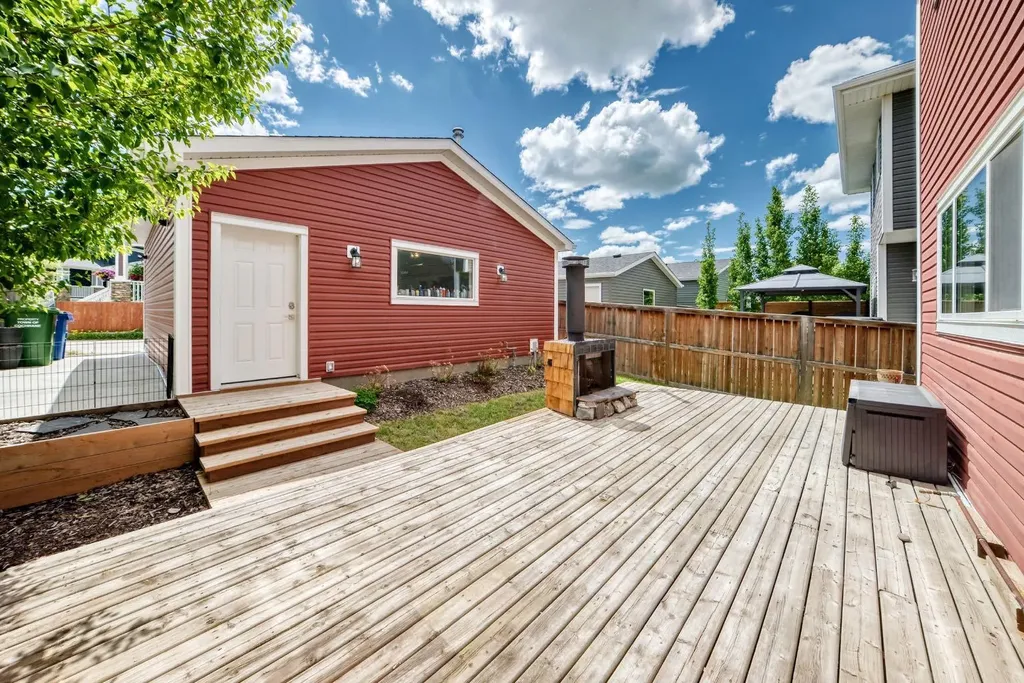 5 River Heights Green Cochrane AB T4C0J6