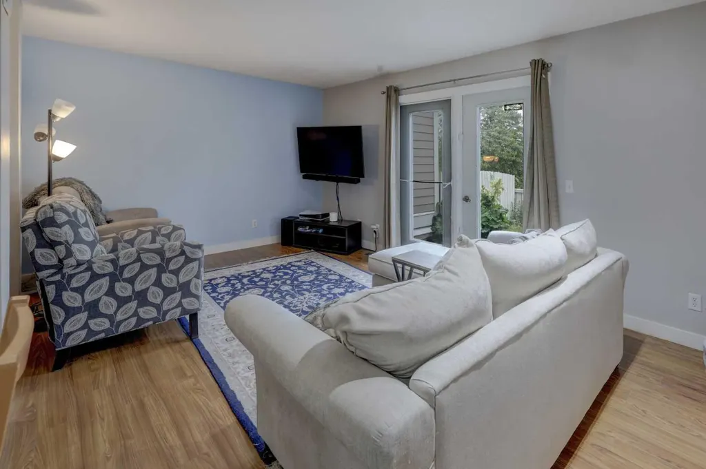 40 Georgian Villas NE Calgary AB T2A 7C4