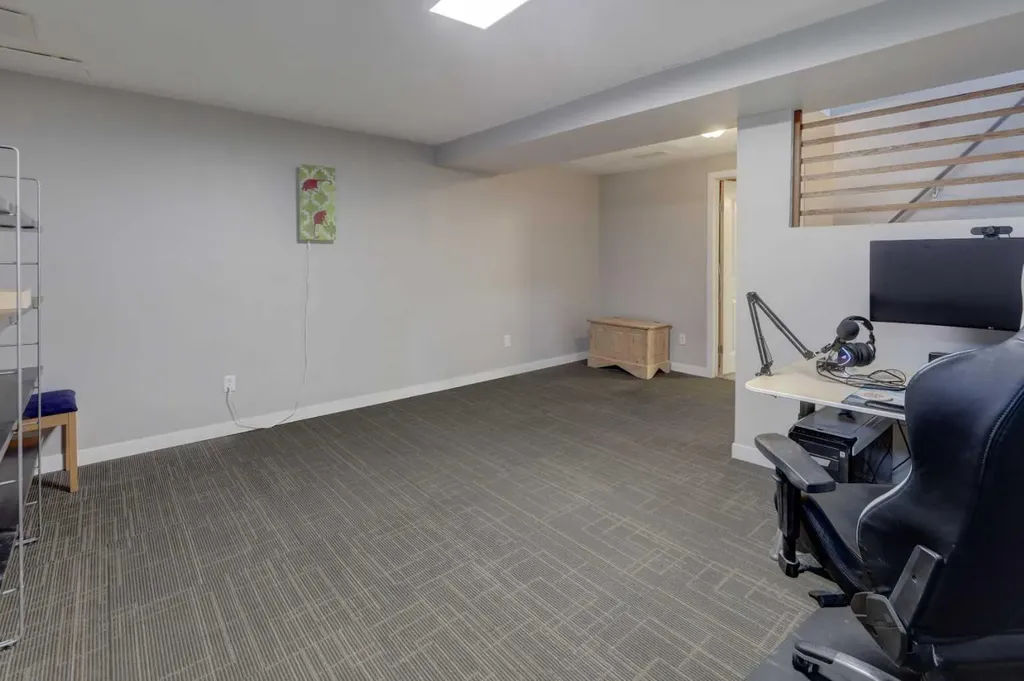 40 Georgian Villas NE Calgary AB T2A 7C4
