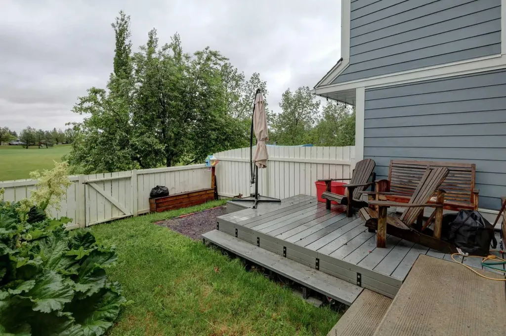 40 Georgian Villas NE Calgary AB T2A 7C4