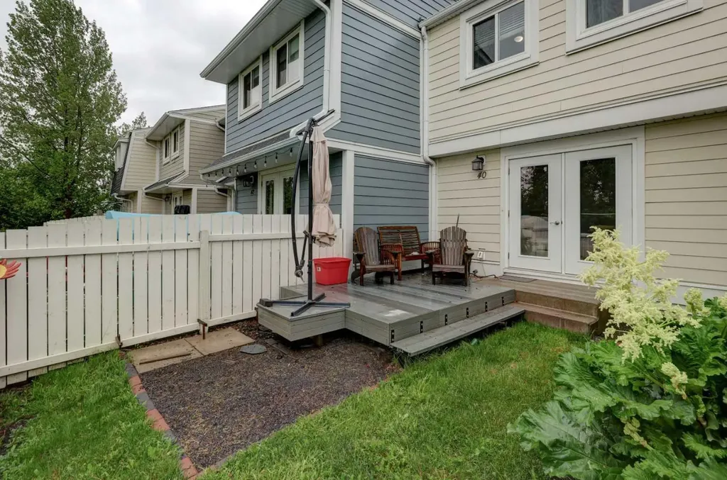 40 Georgian Villas NE Calgary AB T2A 7C4