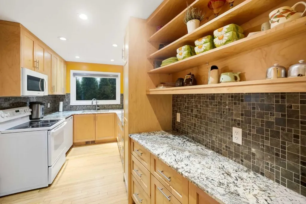 803 Millar Road NE Calgary AB T2E 5Z6